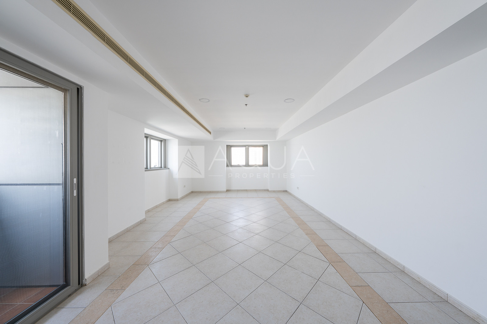 Stunning Palm View l High Floor l Spacious