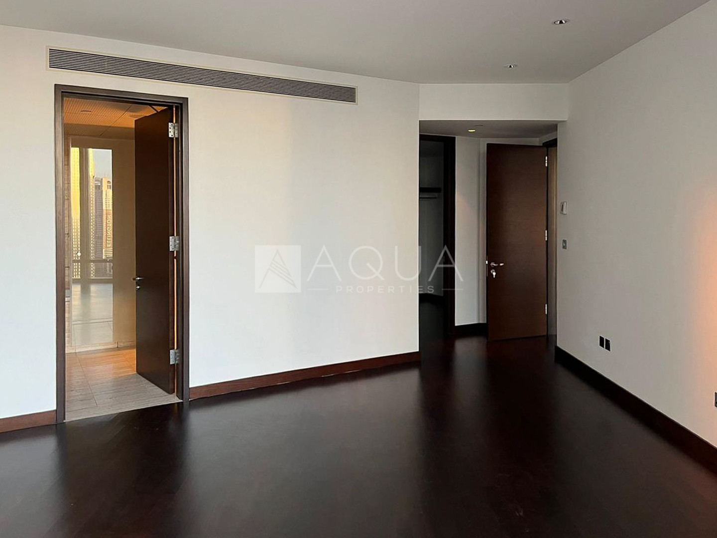 1-Bedroom Apartment with Boulevard View for Rent in Burj Khalifa 