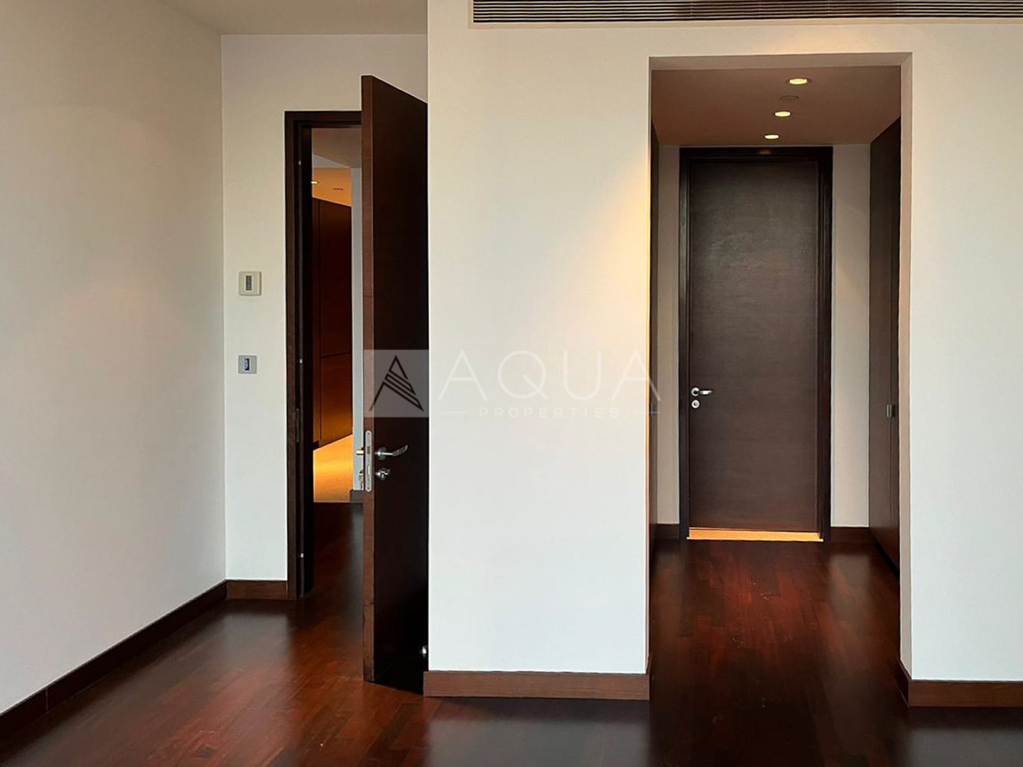 1-Bedroom Apartment with Boulevard View for Rent in Burj Khalifa 