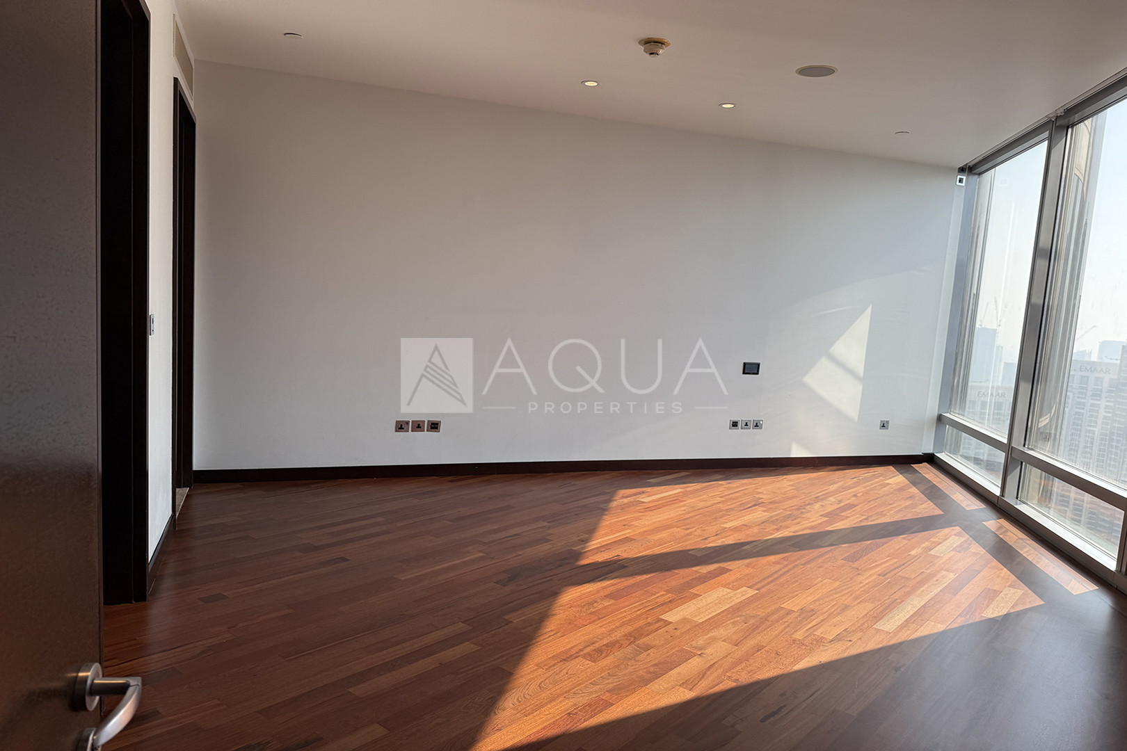 Burj Khalifa l Vacant l 2 Bedroom l Unfurnished