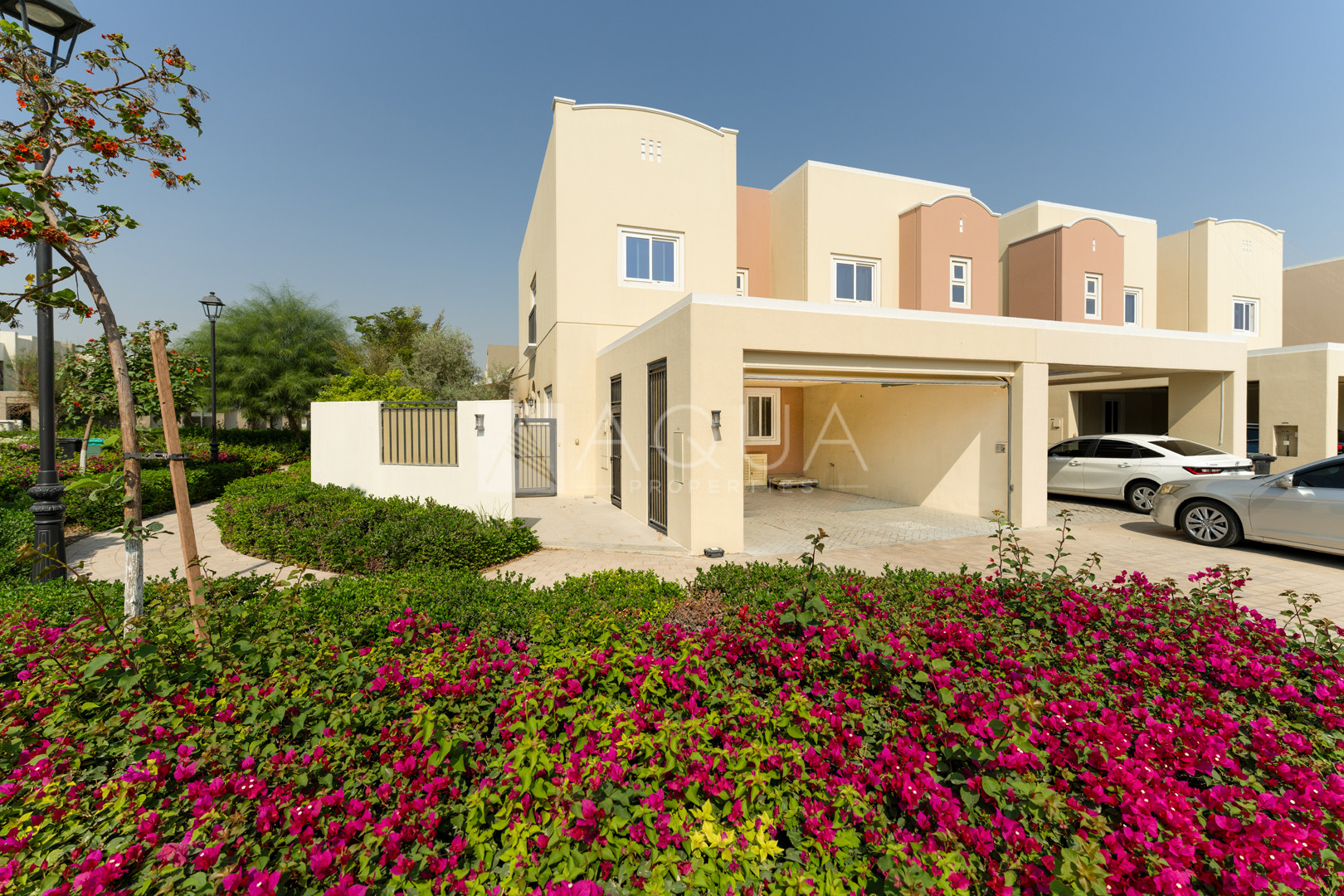 CORNER UNIT | SINGLE ROW | READY TO MOVE