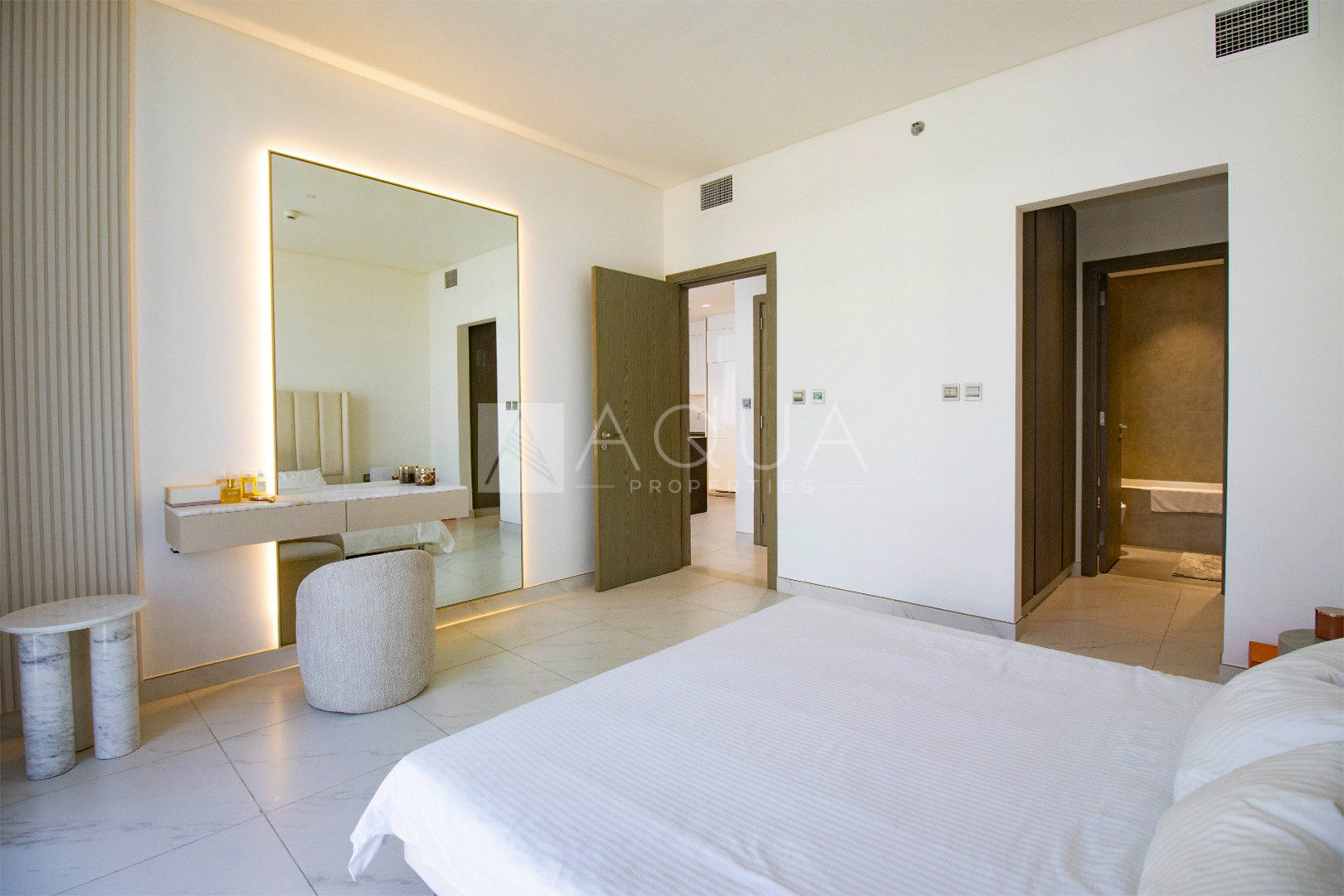 Fully Furnished | Lagoon View | Vacant  