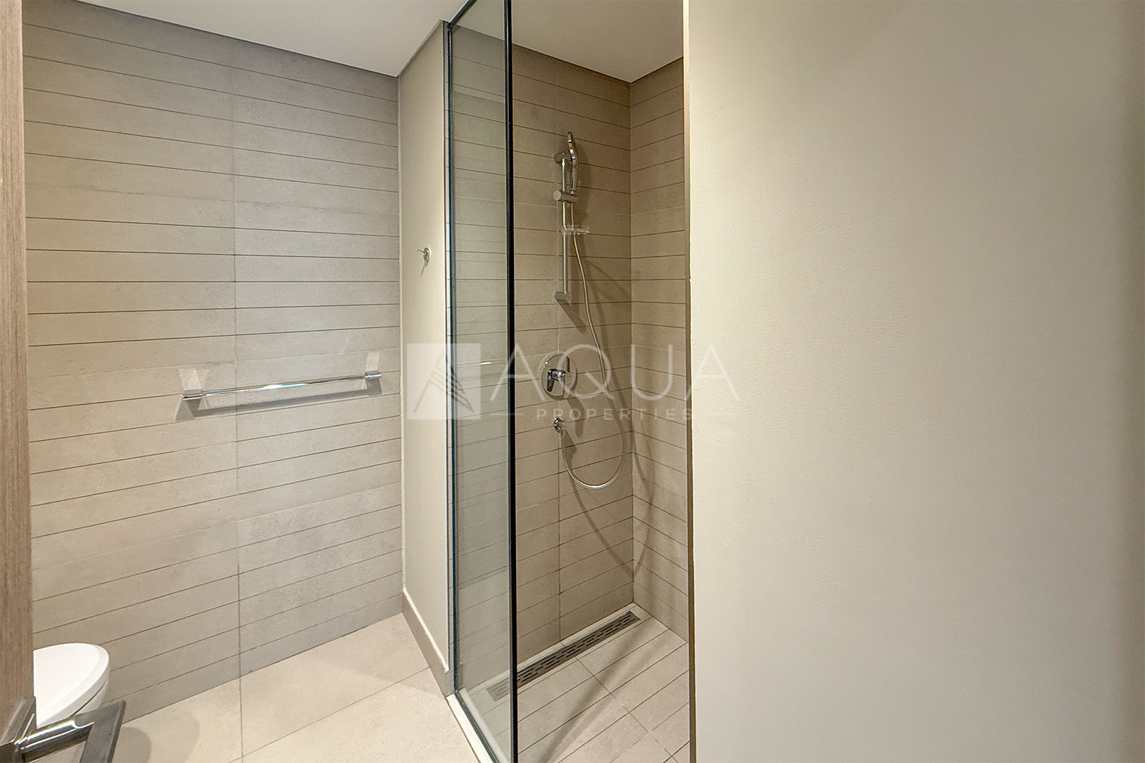 BRAND NEW | CANAL VIEW | SPECIOUS LAYOUT