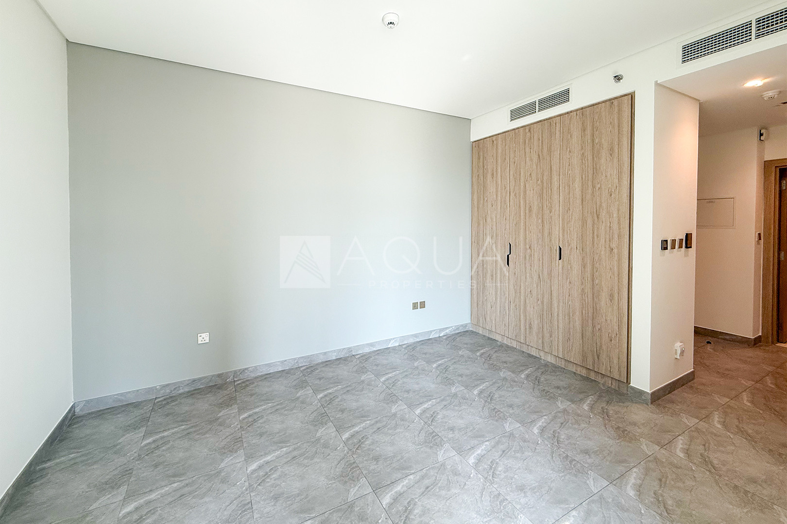 BRAND NEW | CANAL VIEW | SPECIOUS LAYOUT