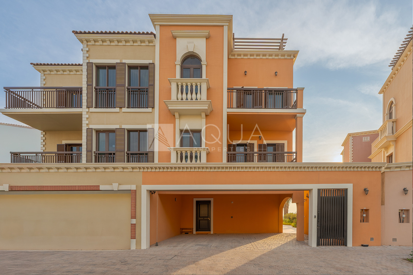 LUXURY DÉCOR | UNRIVALED VIEWS | VACANT 