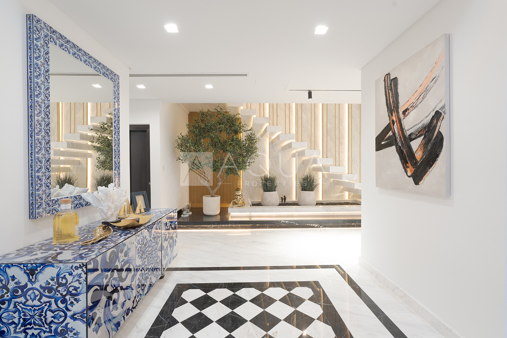 LUXURY DÉCOR | UNRIVALED VIEWS | VACANT 