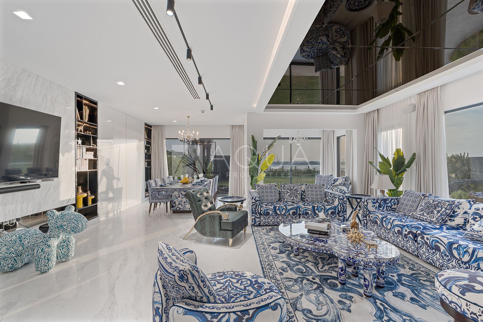 LUXURY DÉCOR | UNRIVALED VIEWS | VACANT 