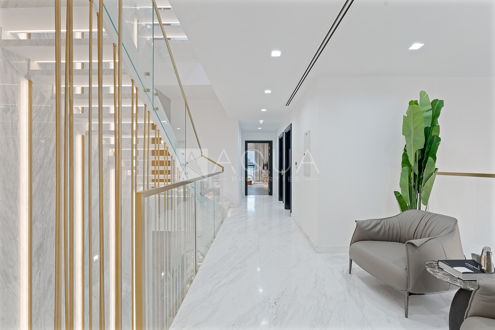 LUXURY DÉCOR | UNRIVALED VIEWS | VACANT 