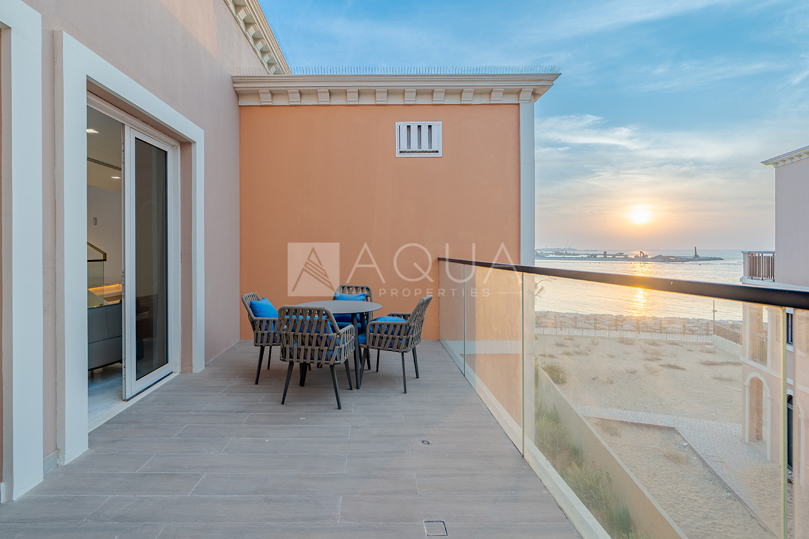 LUXURY DÉCOR | UNRIVALED VIEWS | VACANT 