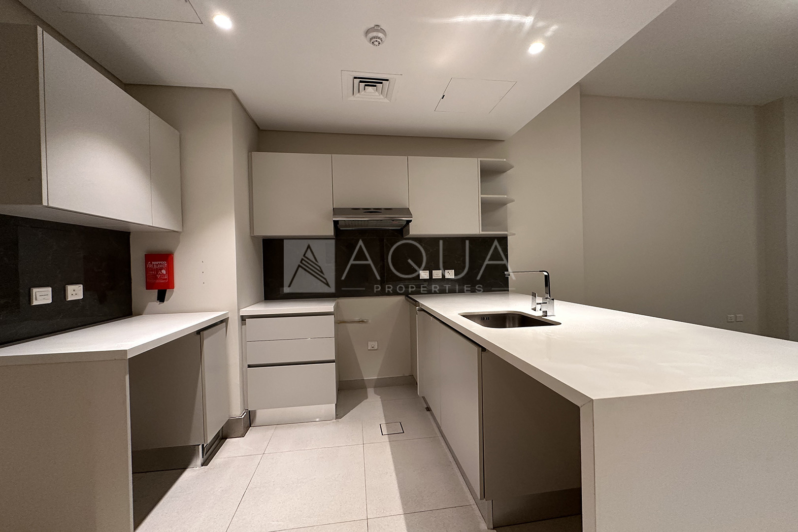 Burj Khalifa View | Vacant | 4 Cheques  