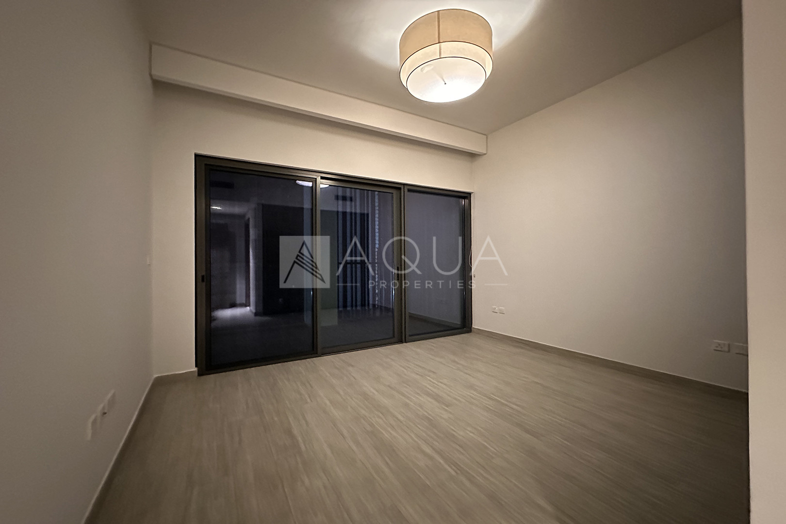 Burj Khalifa View | Vacant | 4 Cheques  