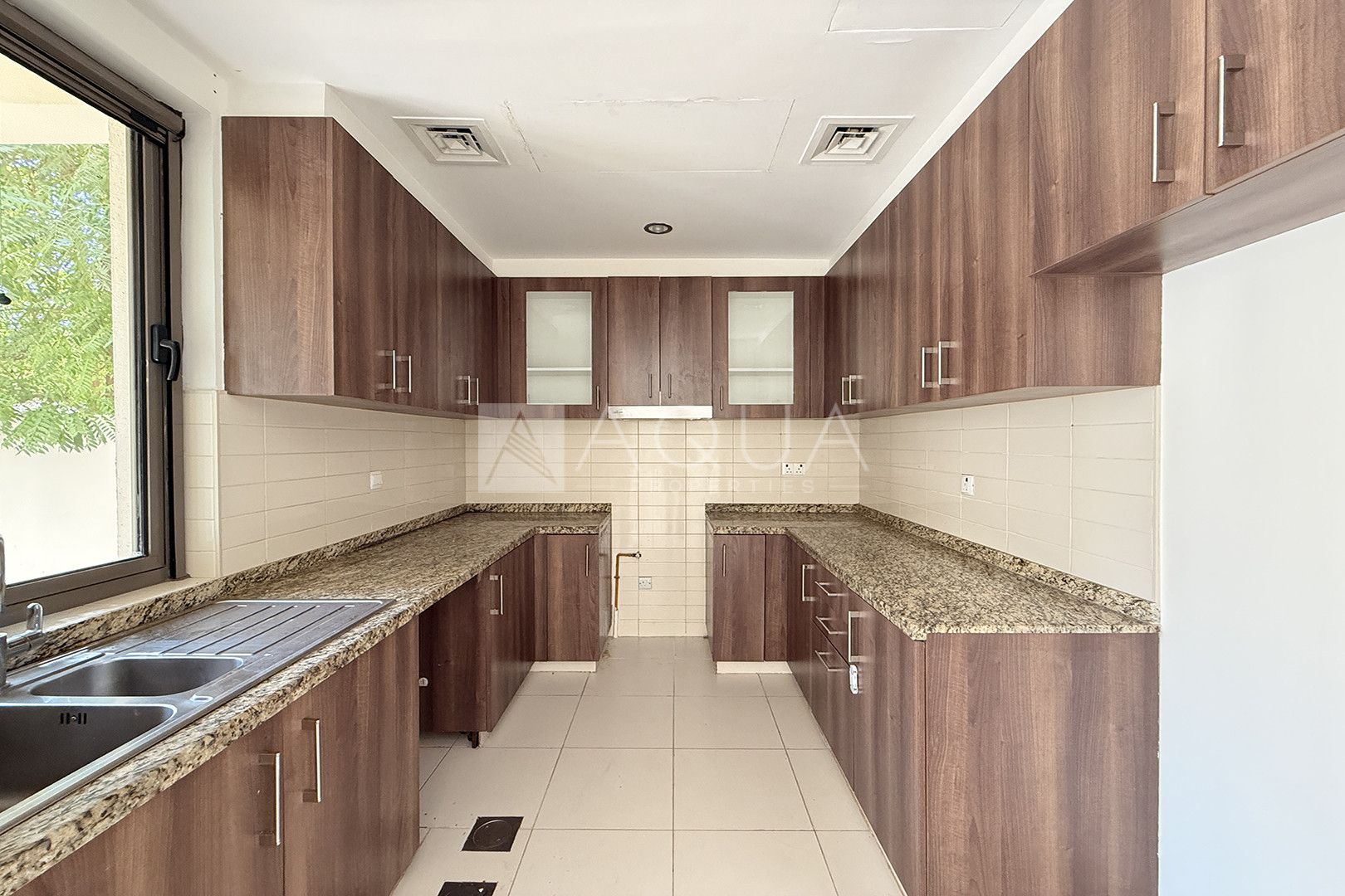 CLOSE TO POOL | TYPE A | LANDSCAPED GARDEN