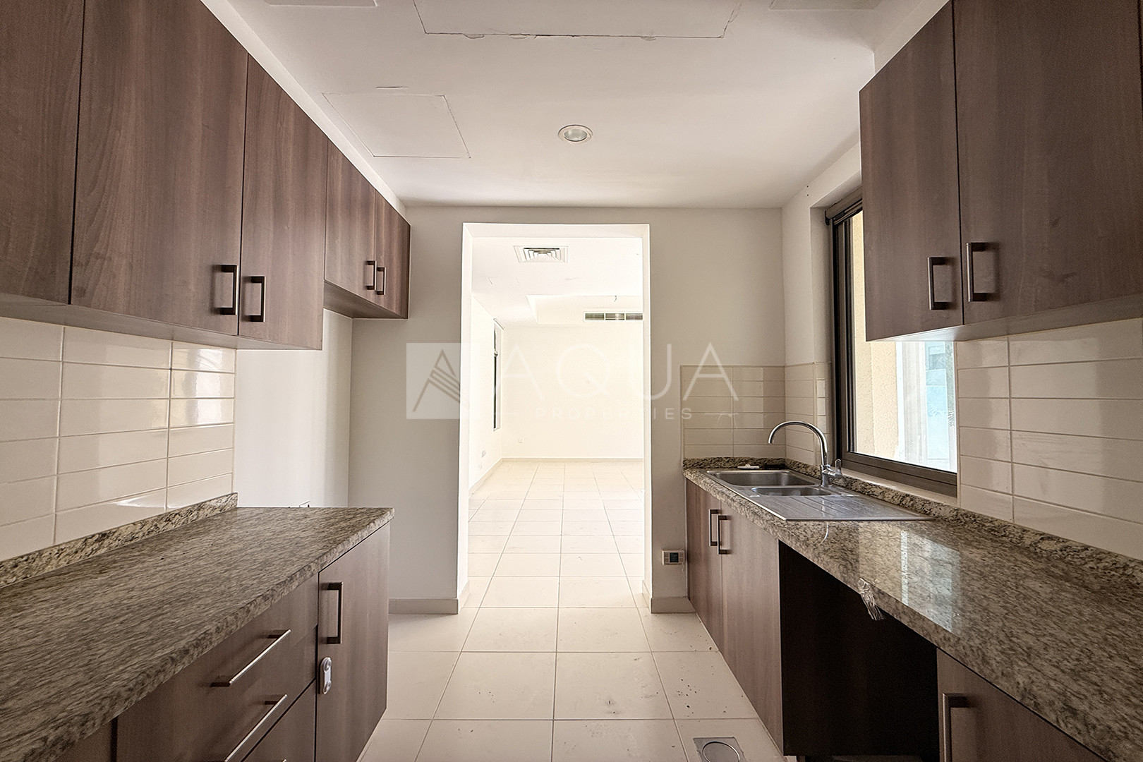 CLOSE TO POOL | TYPE A | LANDSCAPED GARDEN