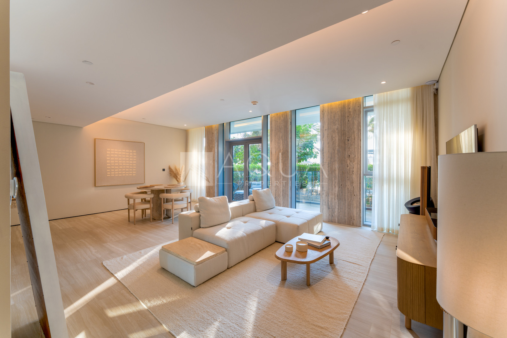 Natural Traverine Interior | Spacious Layout 