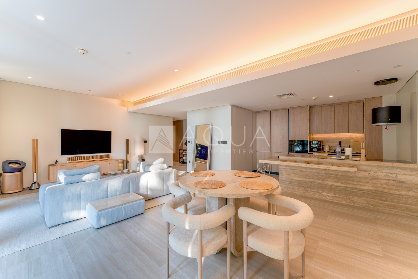 Natural Traverine Interior | Spacious Layout 