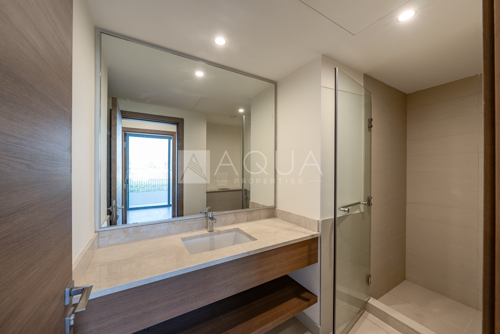 Perfect Family Home | Large Plot | Vacant NOW