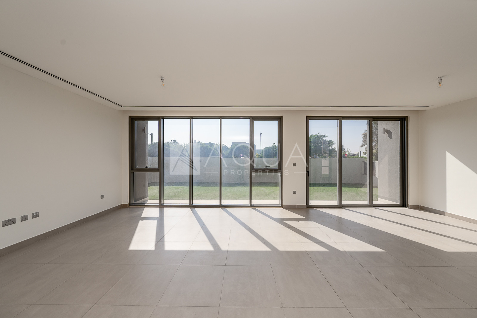 Perfect Family Home | Large Plot | Vacant NOW