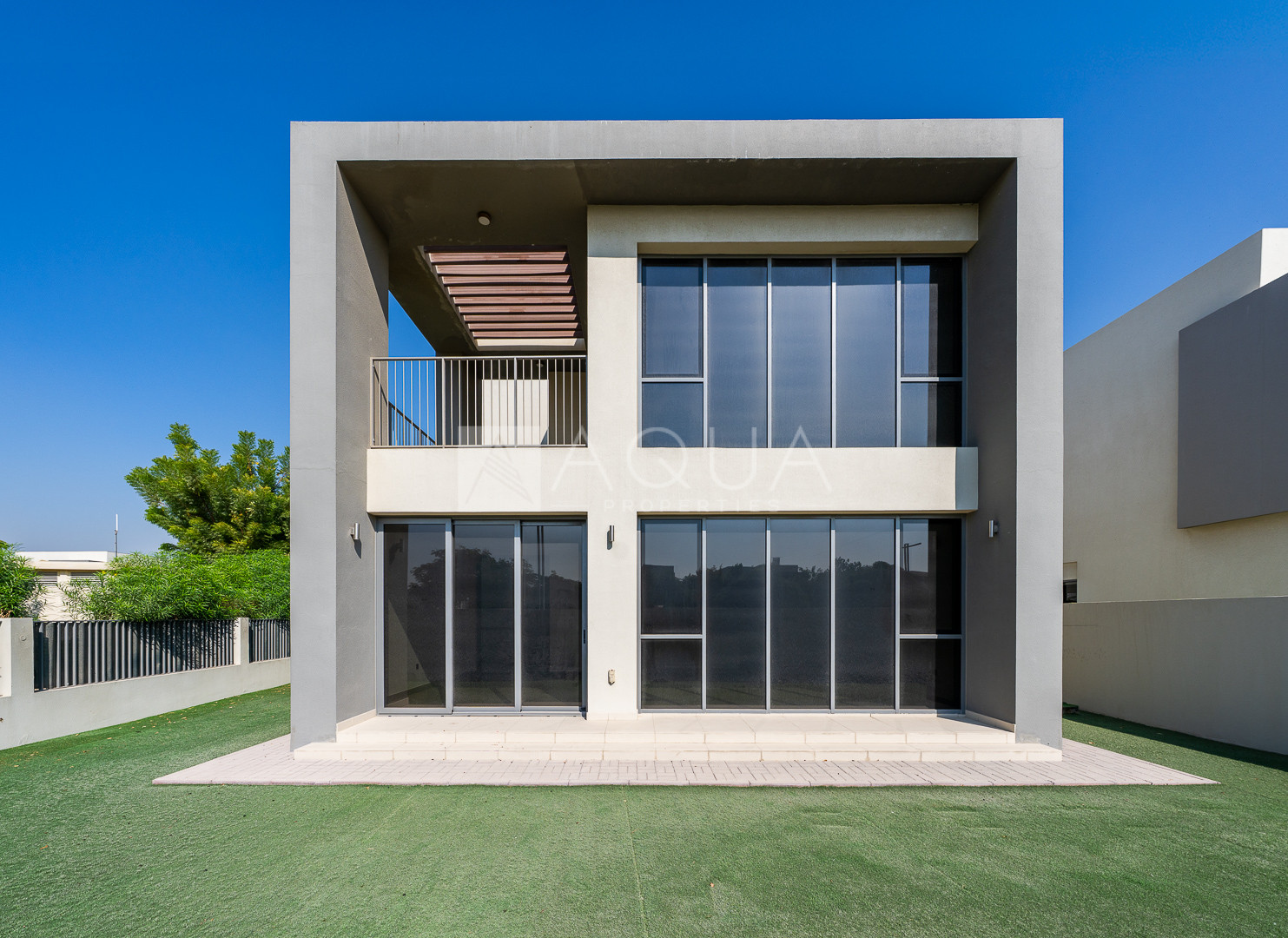 Perfect Family Home | Large Plot | Vacant NOW