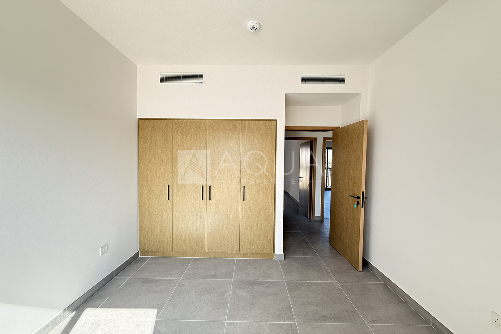 SINGLE ROW| READY TO MOVE IN | BRAND NEW