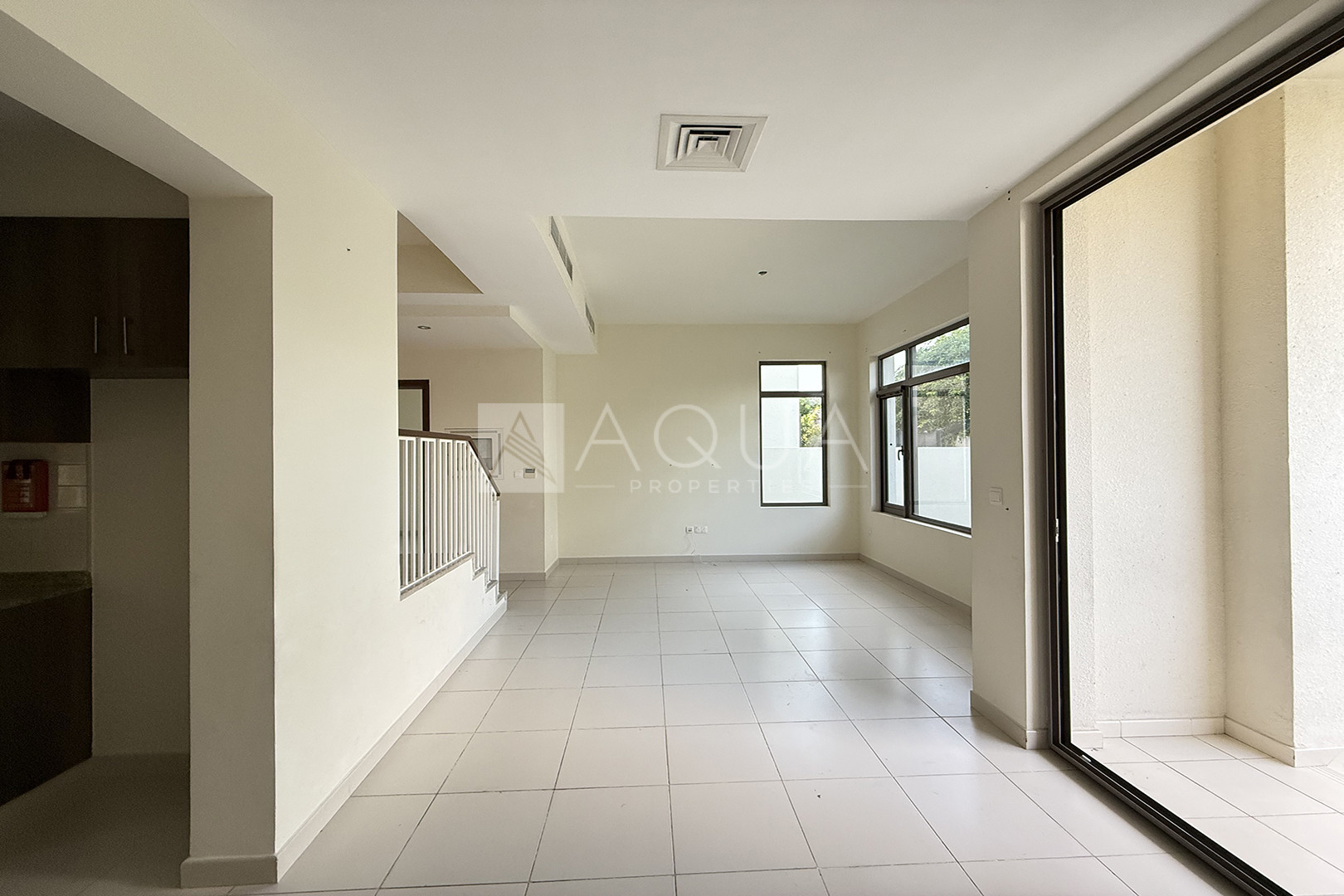 3BED PLUS STUDY | VACANT | CLOSE TO EXIT