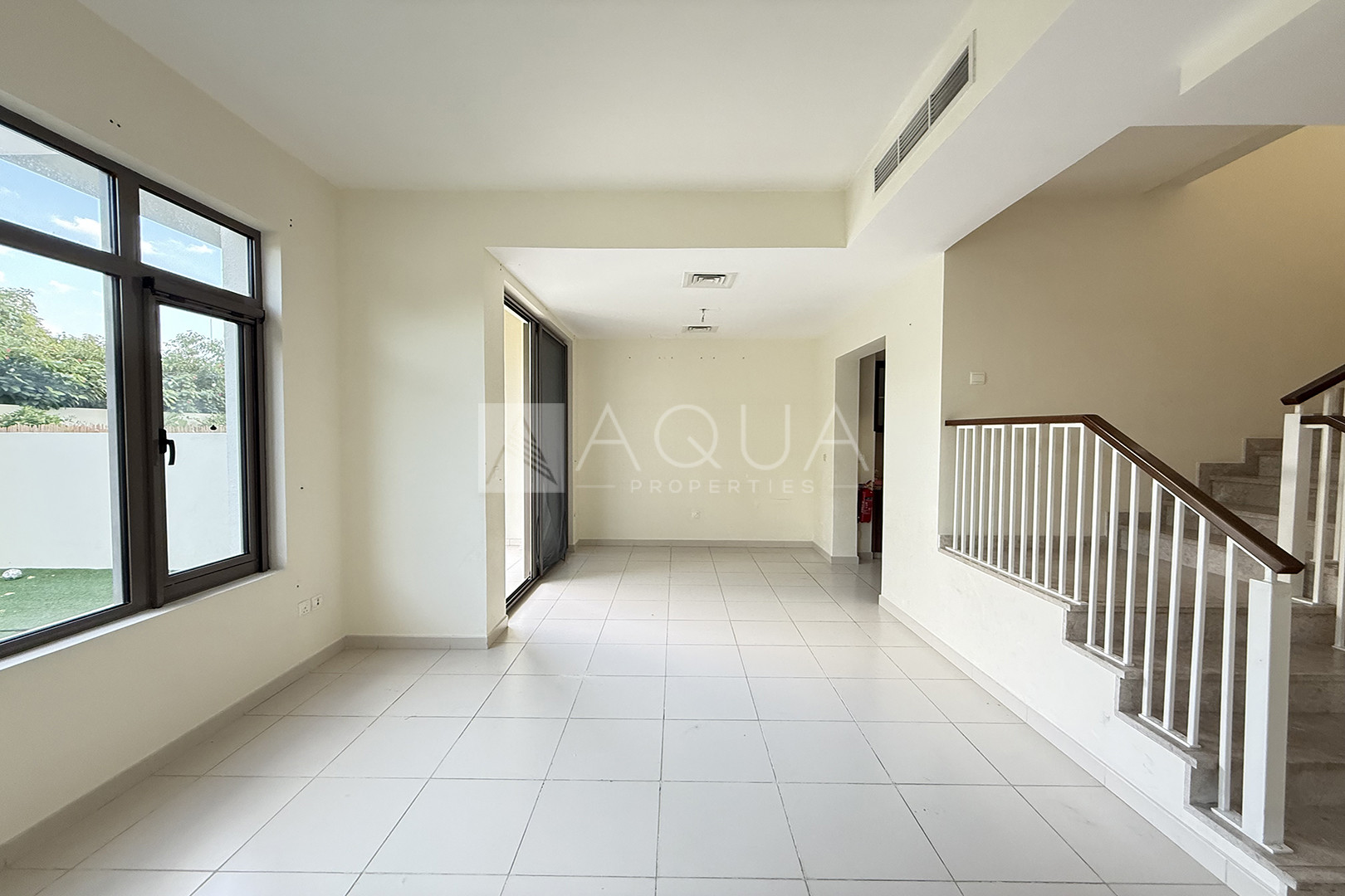 3BED PLUS STUDY | VACANT | CLOSE TO EXIT