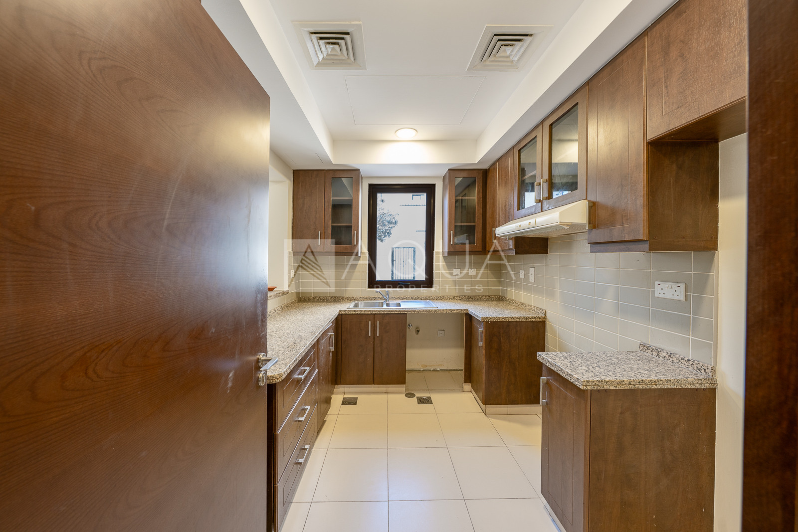 Vacant | Unfurnished | 3 Beds Plus Maids Room