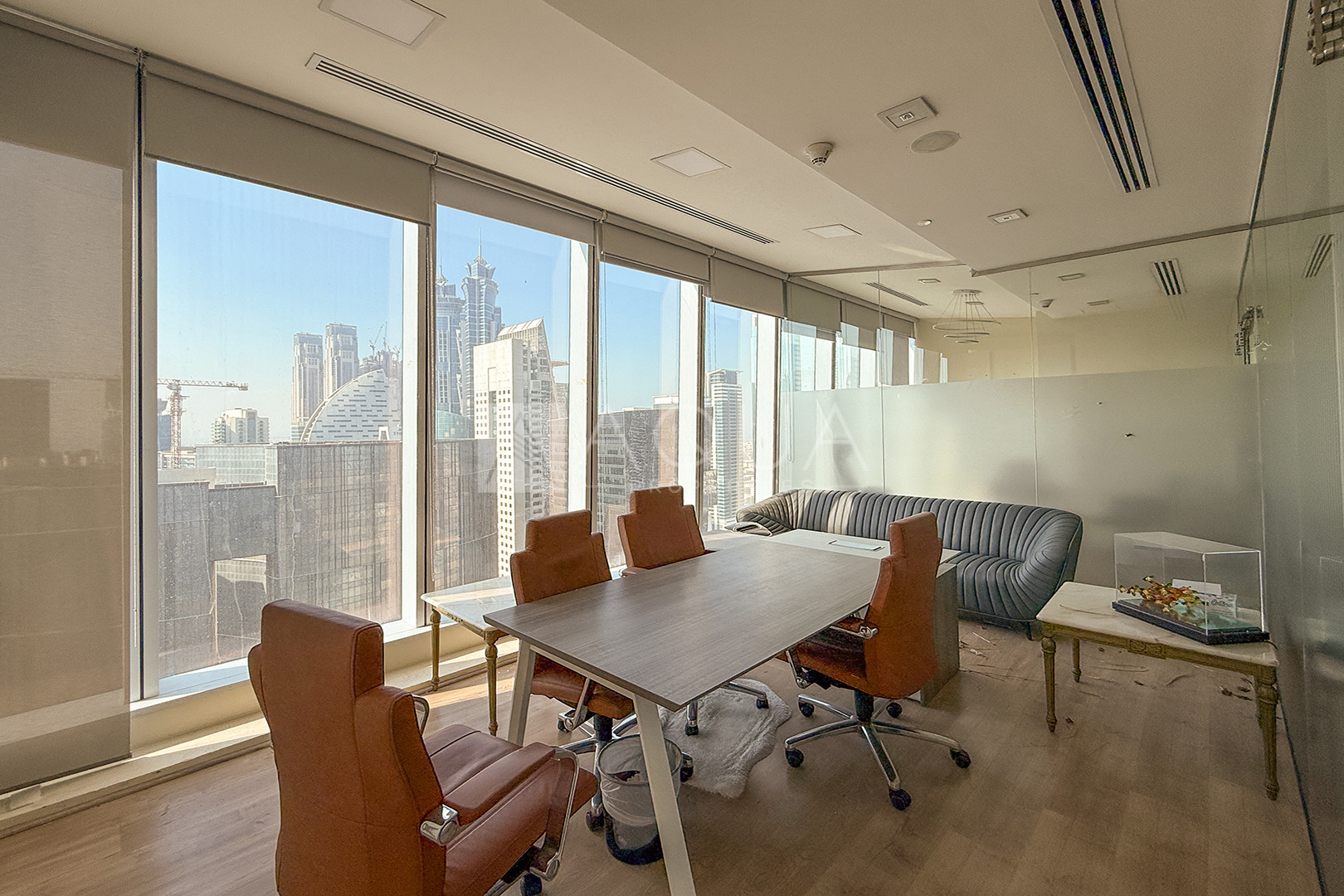 ULTRA LUXURY | VACANT | 11 PARKING SPACE