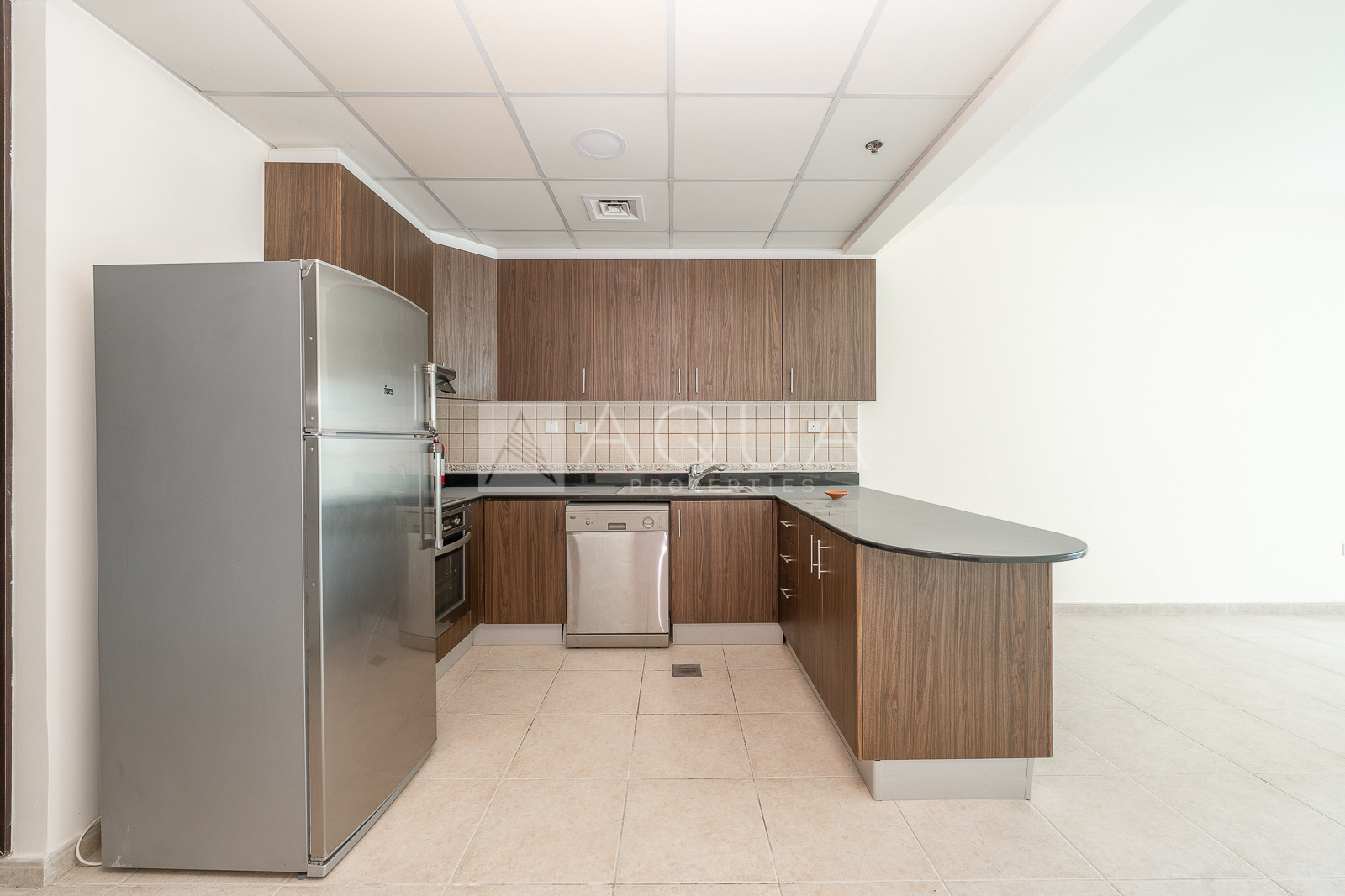 Unfurnished | High Floor | Close to Metro