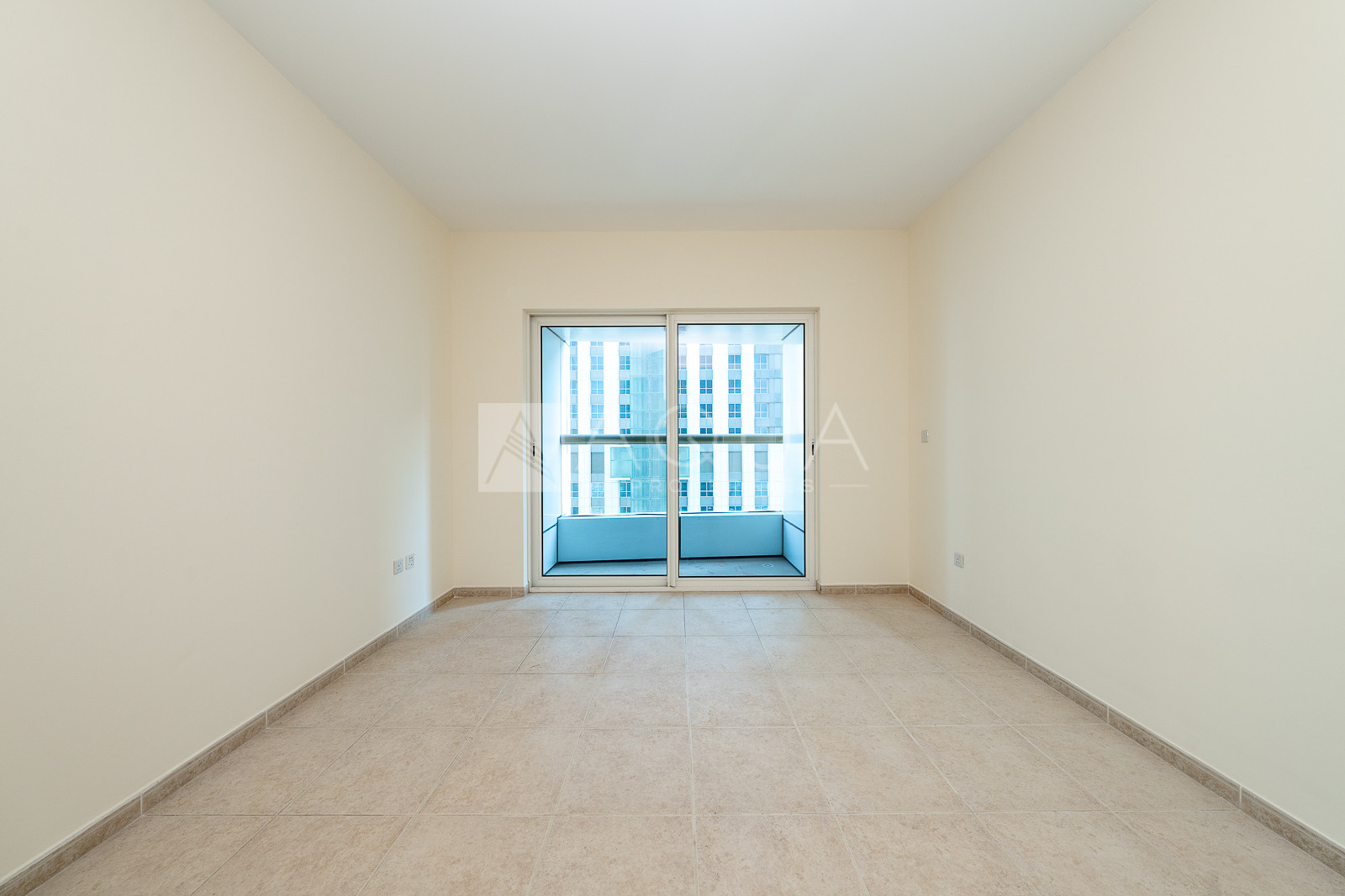 Unfurnished | High Floor | Close to Metro