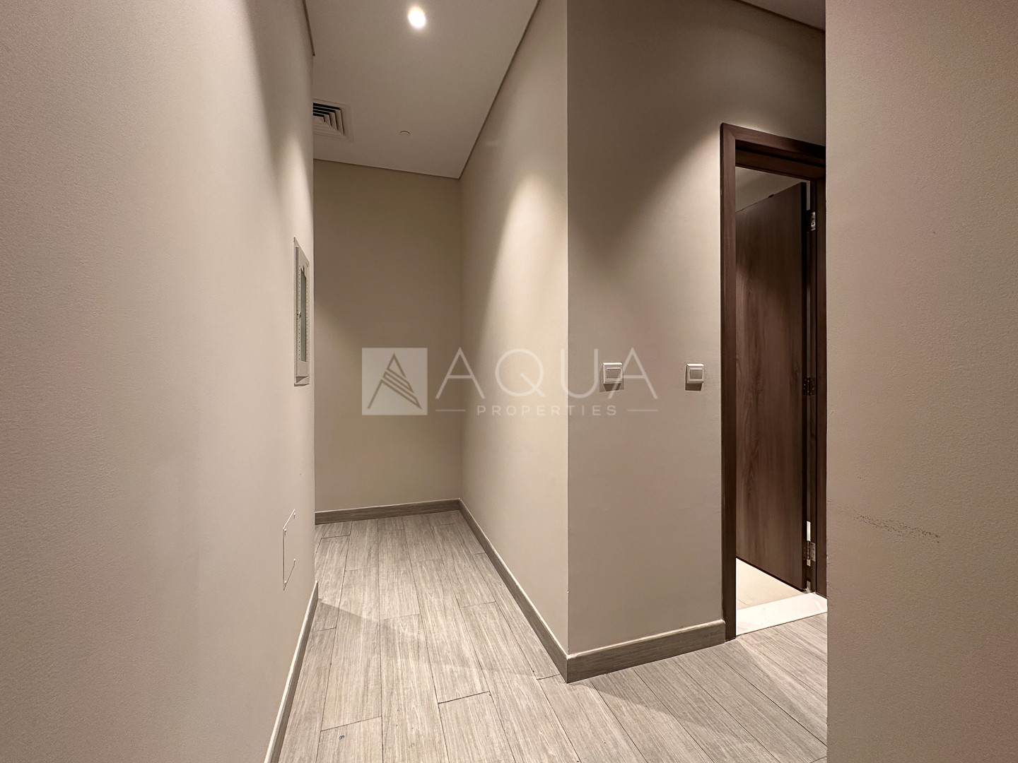 Fully Furnished | Community View | 4 Cheques 