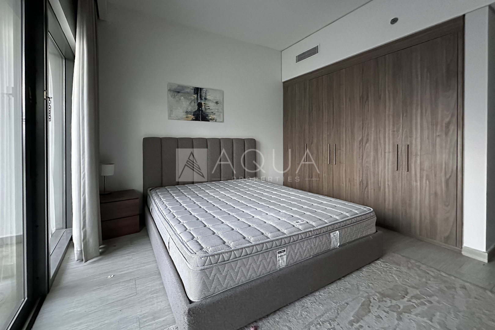 Burj Khalifa View | Big Balcony | 4 Cheques