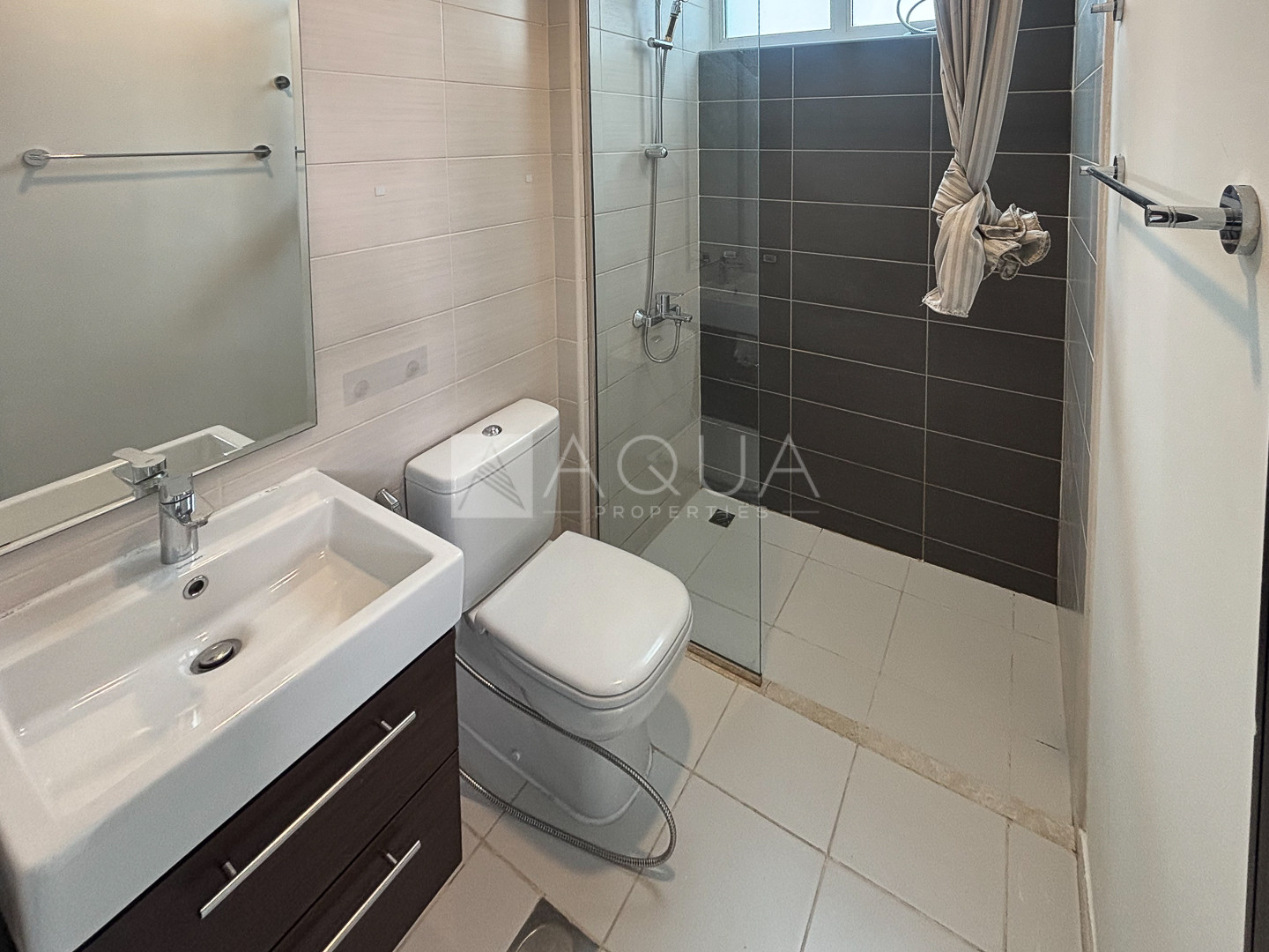 Live Better | 3BR Corner  Garden |Vardon