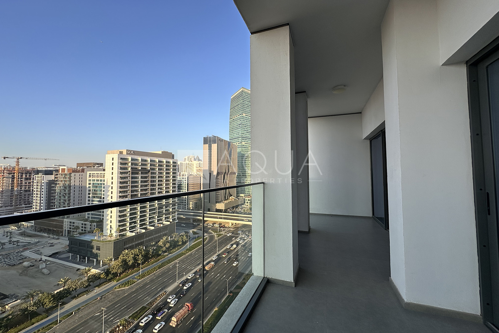 Fully Furnished | Community View | 4 Cheques