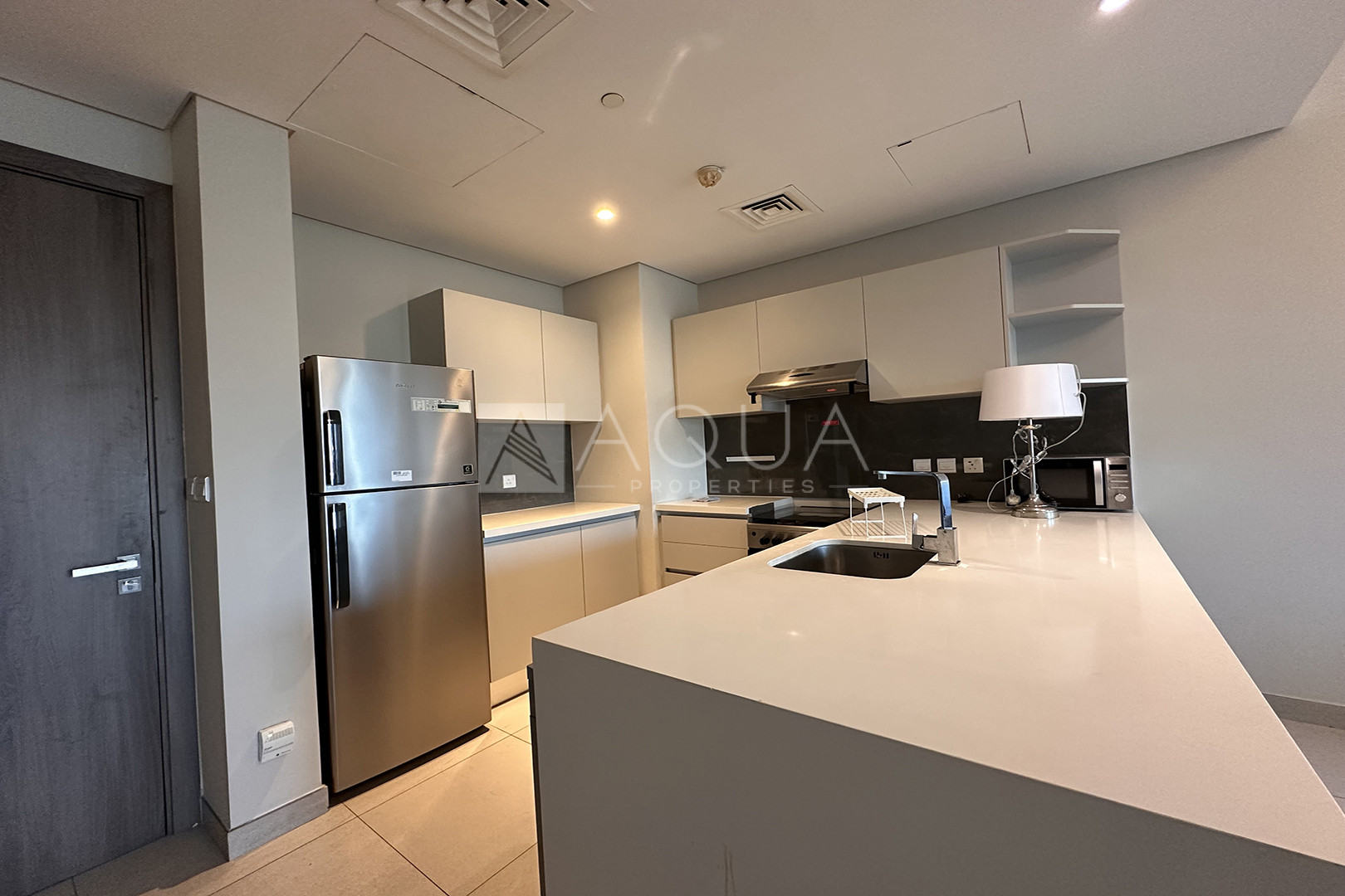 Fully Furnished | Community View | 4 Cheques