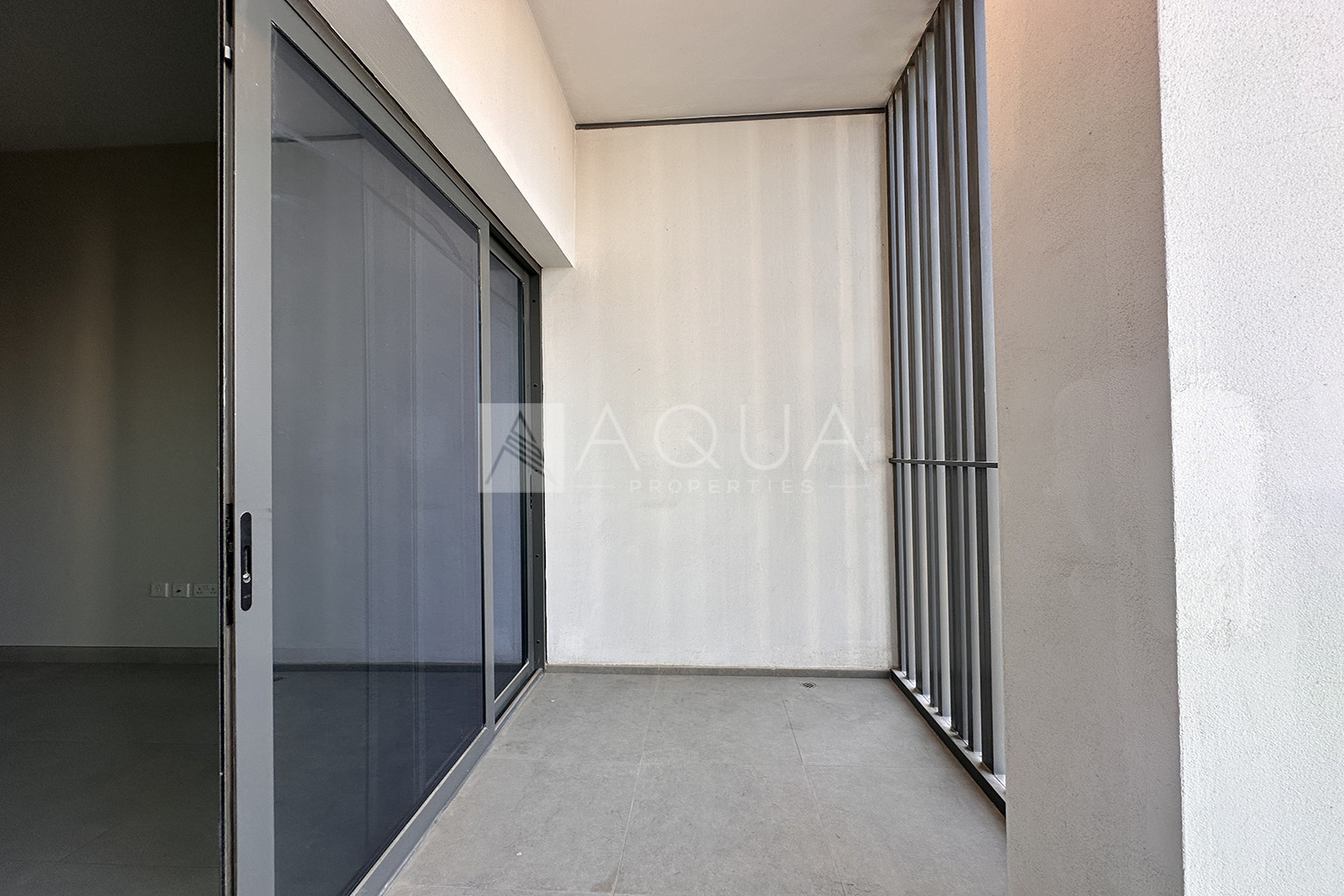 Vacant Studio | Community View | 4 Cheques