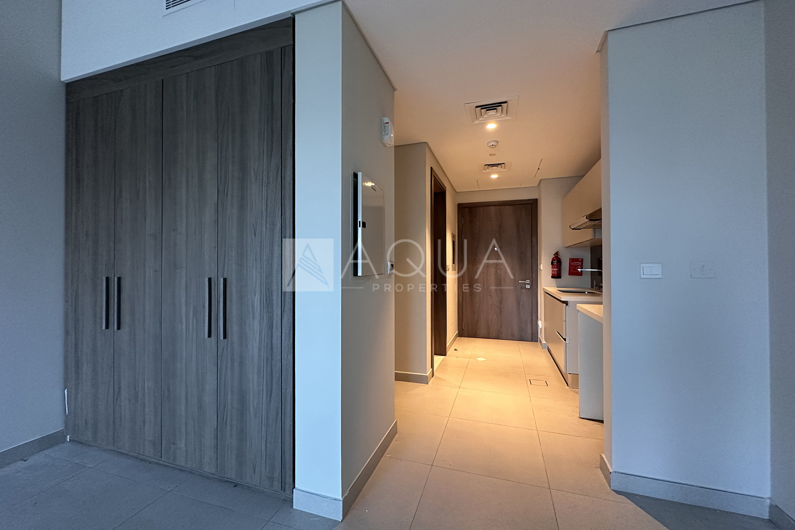 Vacant Studio | Community View | 4 Cheques