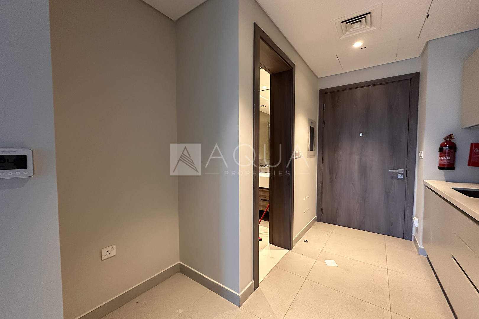 Vacant Studio | Community View | 4 Cheques