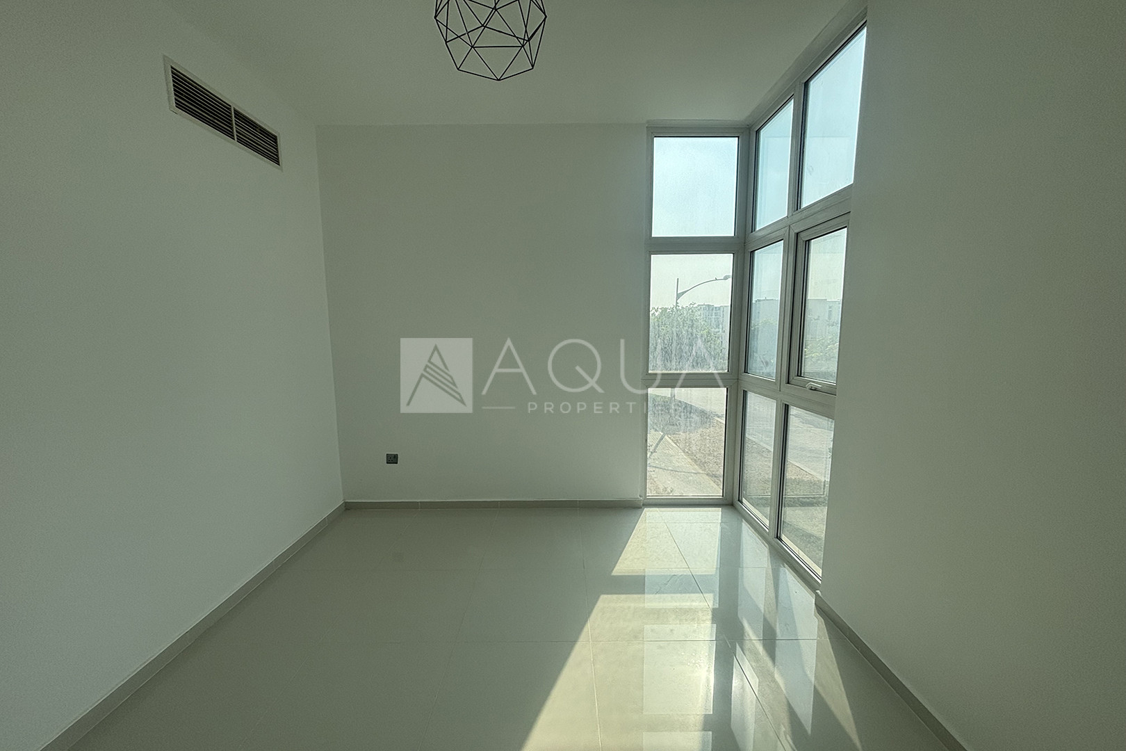 Corner 3BR+Maid | Vacant | Upgraded Plot