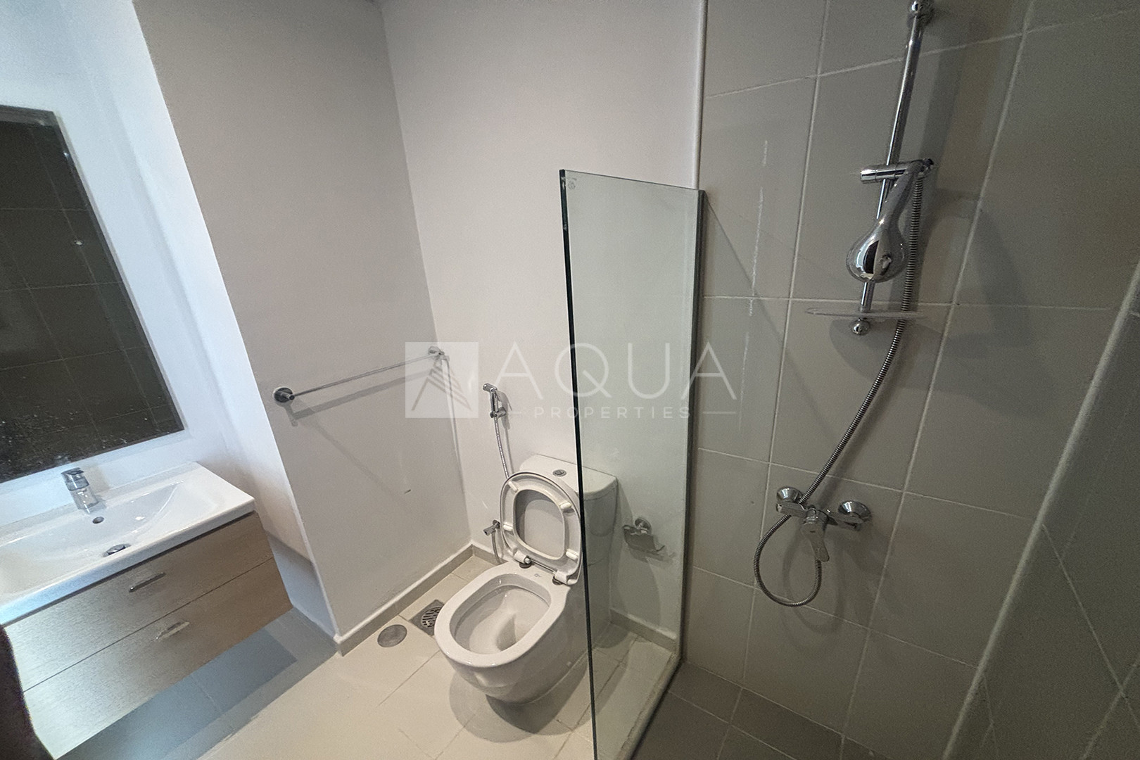 Corner 3BR+Maid | Vacant | Upgraded Plot