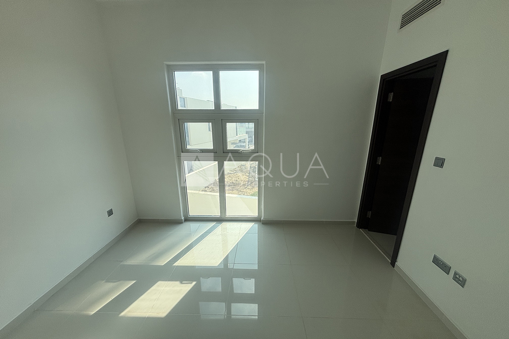 Corner 3BR+Maid | Vacant | Upgraded Plot