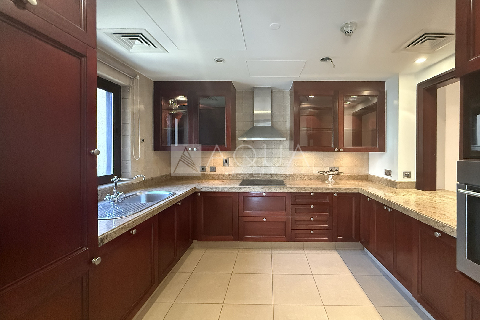 Chiller Free | Fully Fitted Open Kitchen | Well Maintained