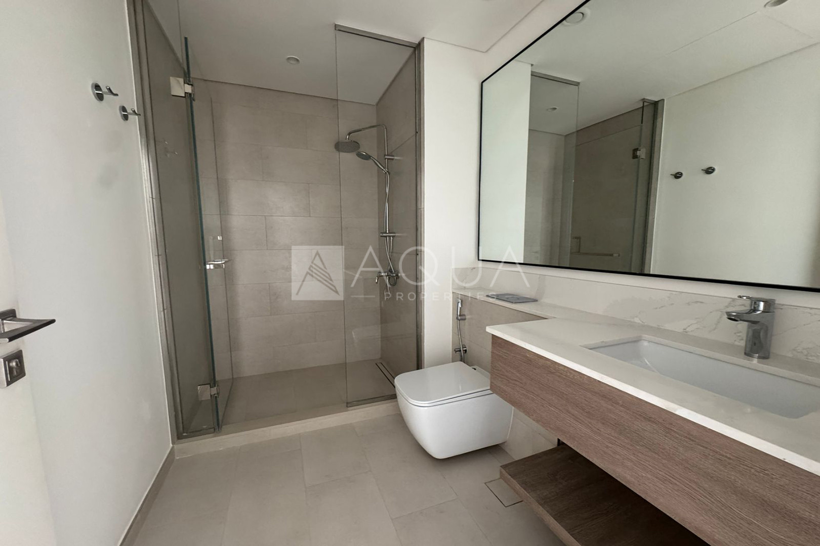 SINGLE ROW | PARK FACING | BRAND NEW    