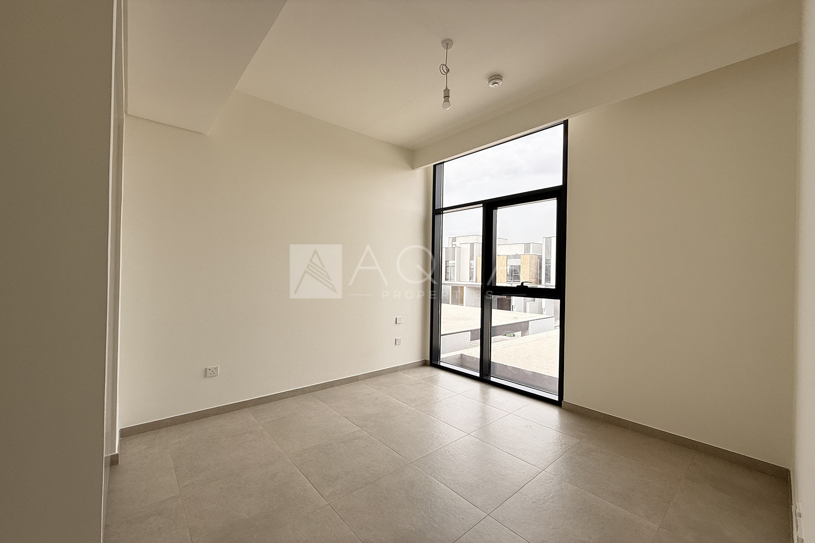 BRAND NEW | READY TO MOVE IN| SINGLE ROW