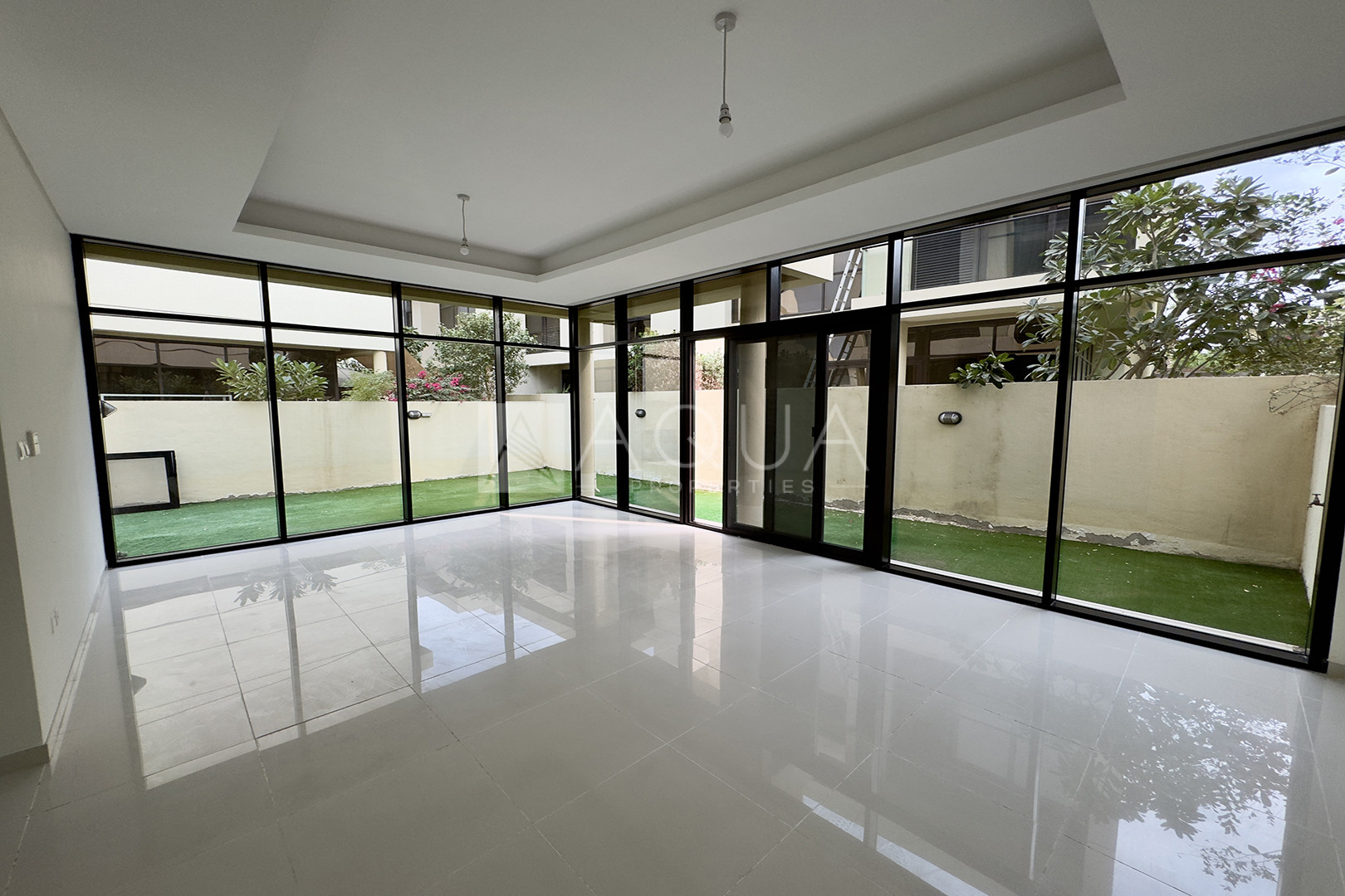 READY TO MOVE | 3 + MAID | BIG PLOT     