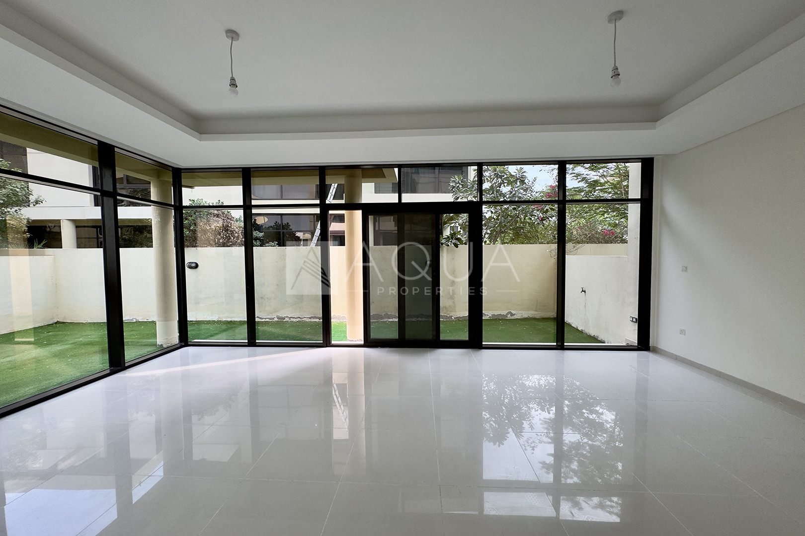 READY TO MOVE | 3 + MAID | BIG PLOT     