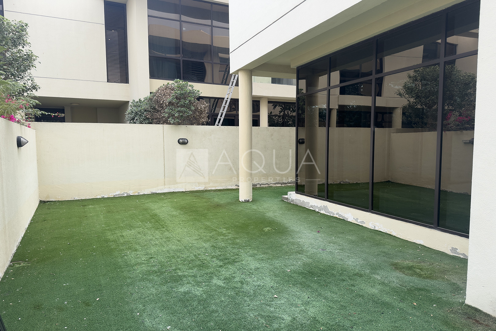 READY TO MOVE | 3 + MAID | BIG PLOT     