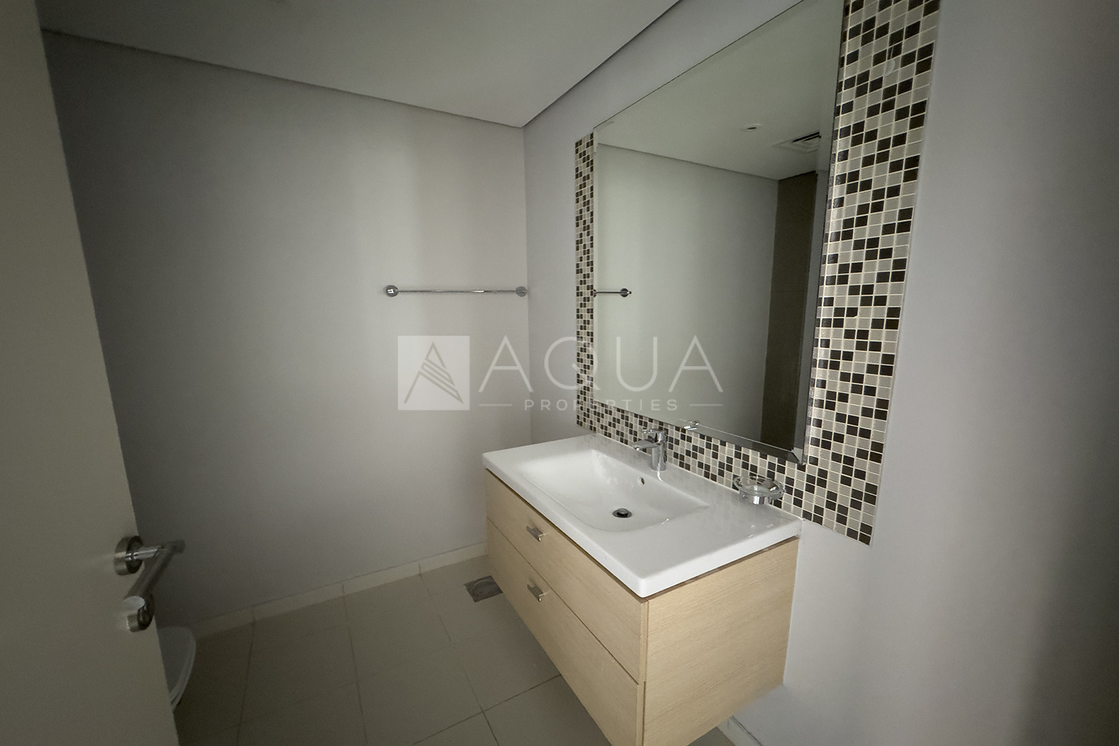 READY TO MOVE | 3 + MAID | BIG PLOT     