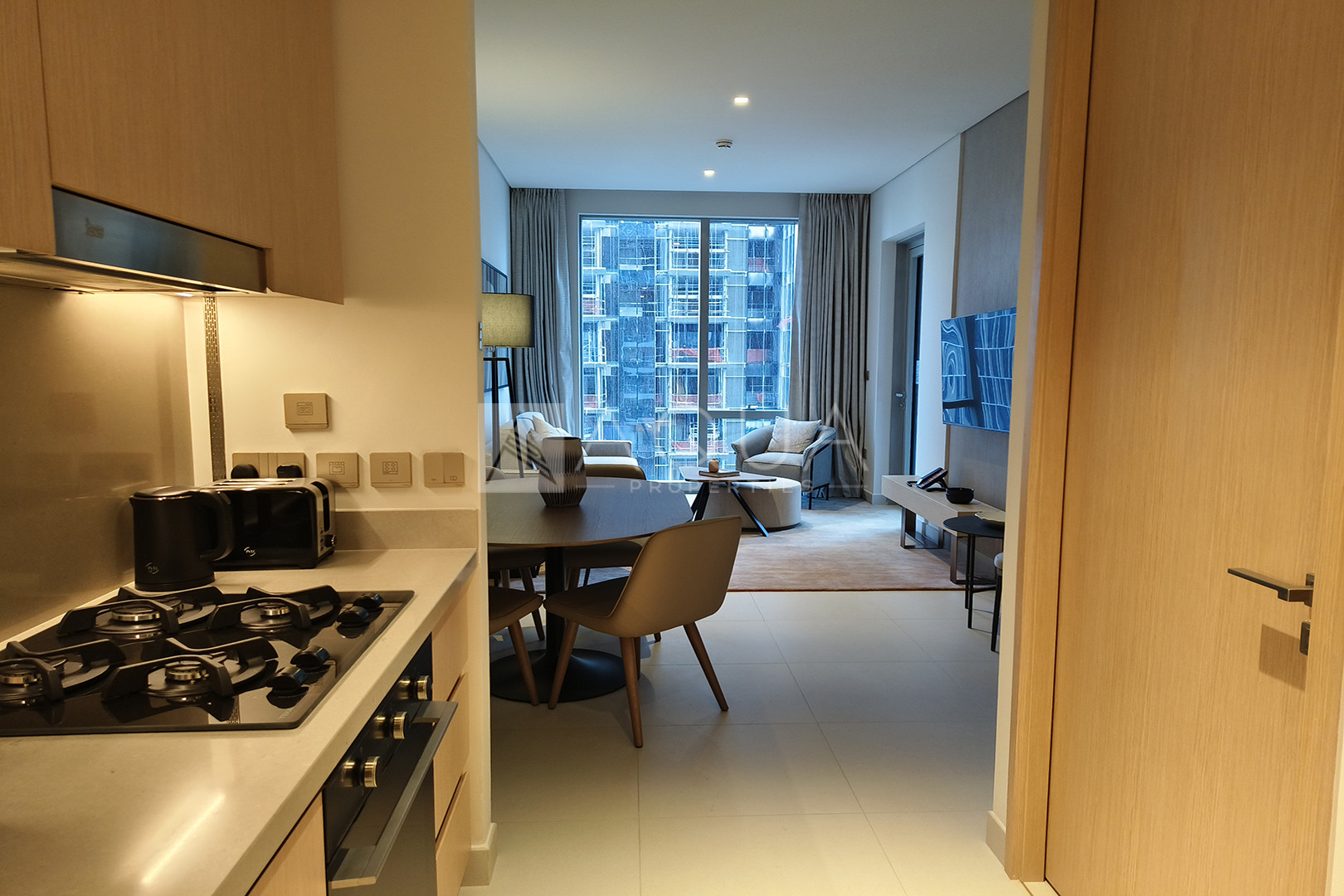 Luxury 1 BR | Dubai Mall Access | All Bills Paid 