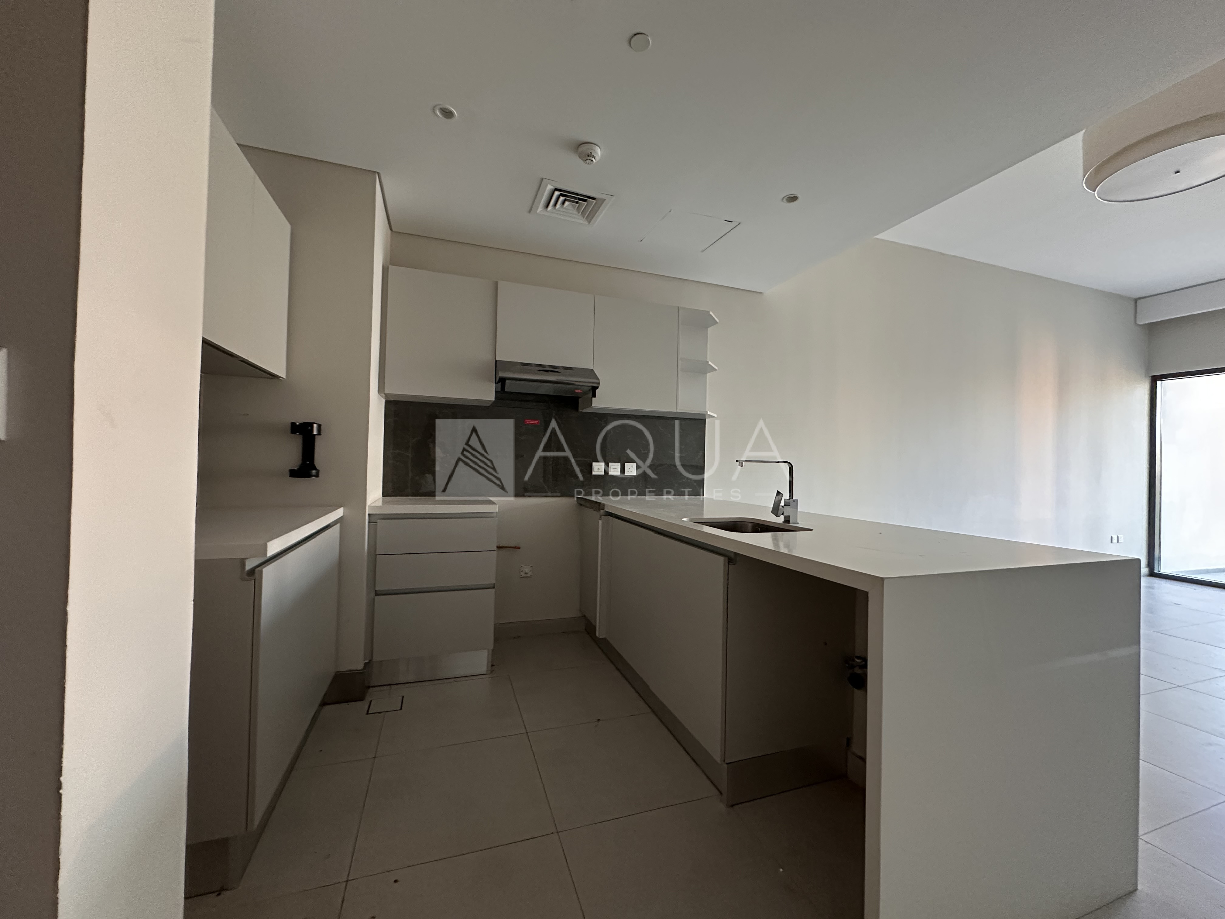 2 Bedrooms | Community View | Vacant | 4 Cheques