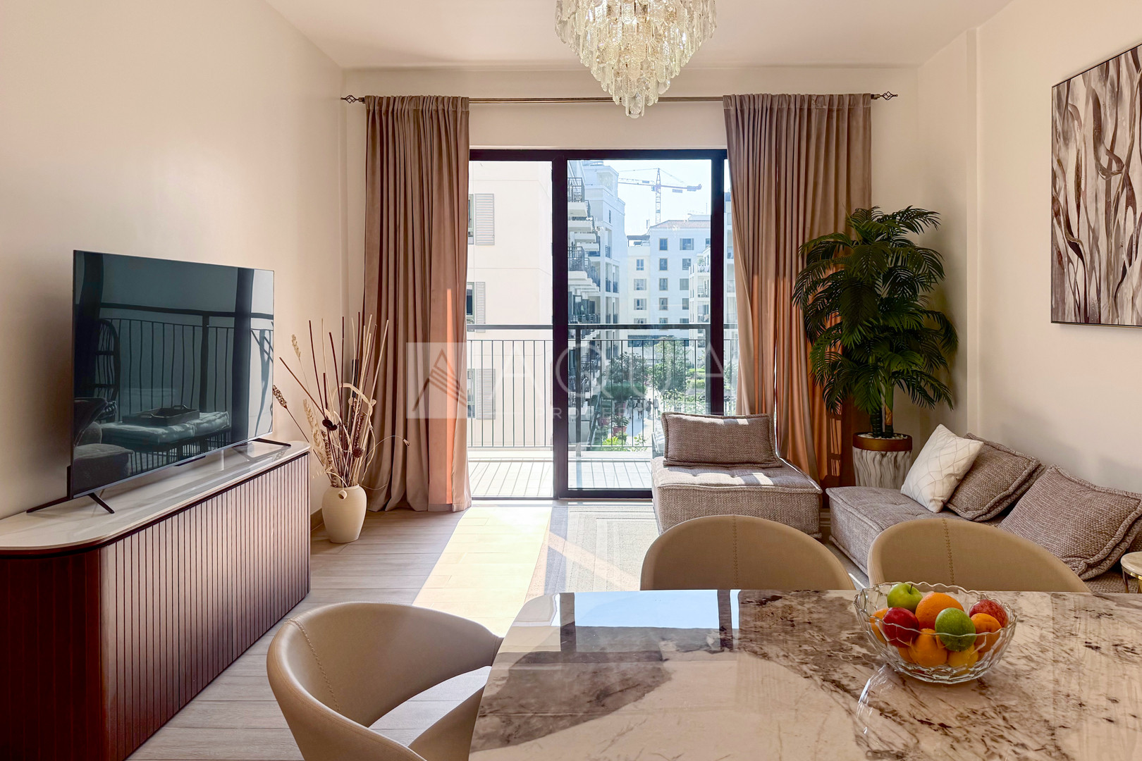 Stylish Unit | Upgraded Kitchen | Beach Access